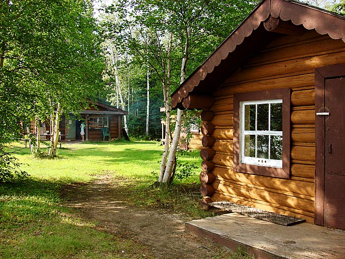 Nahanni Mountain Lodge1cb